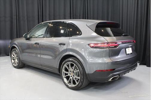2022 Porsche Cayenne Base (Tiptronic)