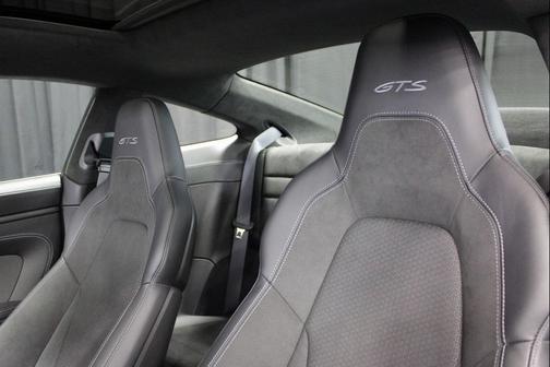 2025 Porsche 911 Carrera 4 GTS