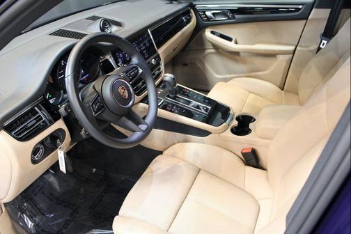 2025 Porsche Macan T