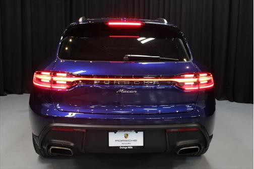2025 Porsche Macan Base