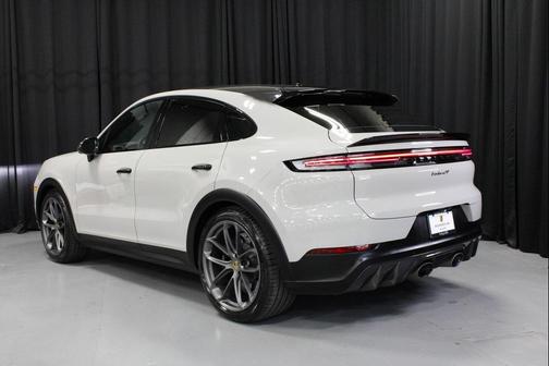 2024 Porsche Cayenne Turbo GT