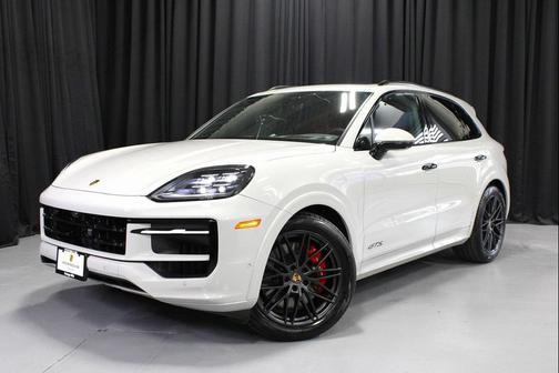 2025 Porsche Cayenne GTS