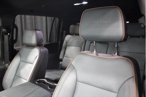 2025 GMC Yukon XL 4WD AT4