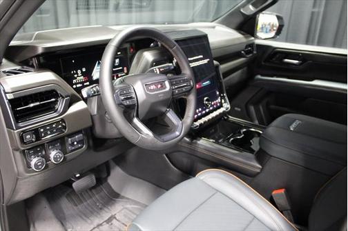 2025 GMC Yukon XL 4WD AT4