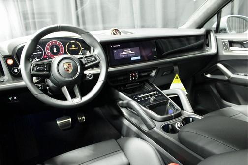 2025 Porsche Cayenne GTS