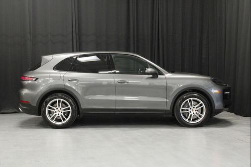 Quartzite Grey Metallic 2025 Porsche Cayenne Cayenne