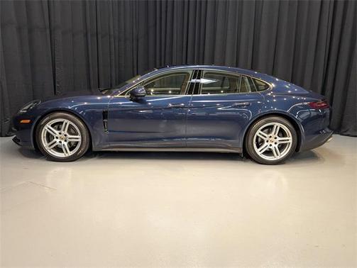 2018 Porsche Panamera 4