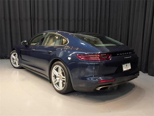 2018 Porsche Panamera 4