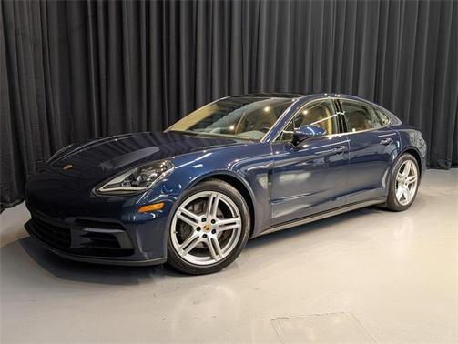 2018 Porsche Panamera 4