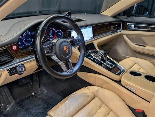 2018 Porsche Panamera 4