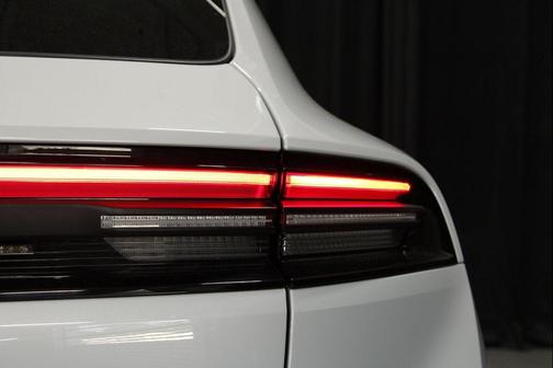 Ice Grey Metallic 2025 Porsche Macan Macan Electric