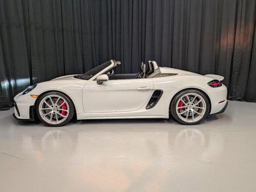 2023 Porsche 718 Spyder Roadster