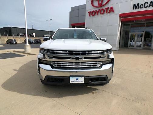Photo 2 of 37 of 2019 Chevrolet Silverado 1500 LT