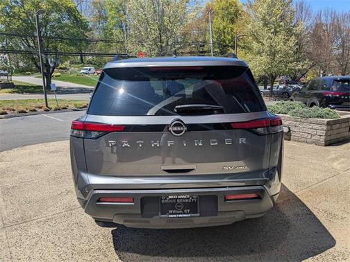 2022 Nissan Pathfinder SV 4WD