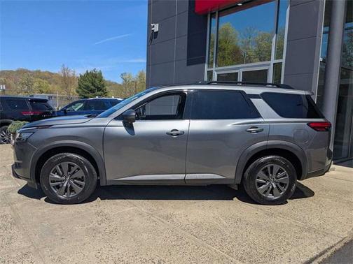 2022 Nissan Pathfinder SV 4WD