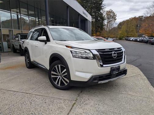 2023 Nissan Pathfinder Platinum 4WD