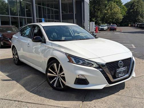 2022 Nissan Altima SR FWD