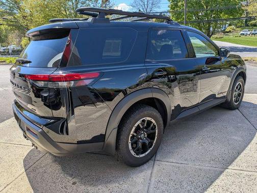 Black 2023 Nissan Pathfinder Rock Creek