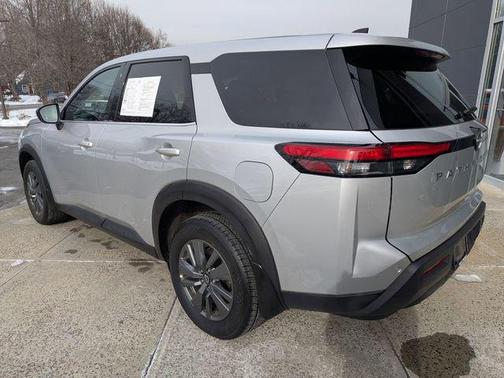 2024 Nissan Pathfinder S 4WD