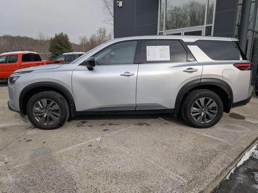 2024 Nissan Pathfinder S 4WD