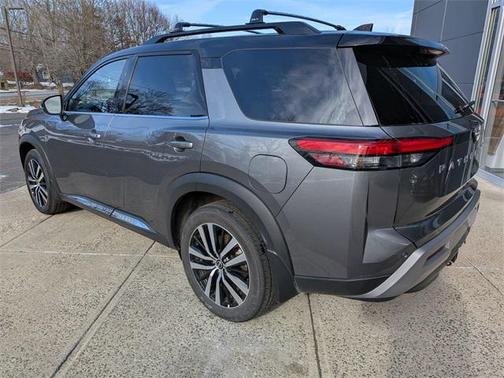 2023 Nissan Pathfinder Platinum 4WD