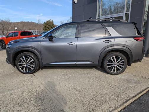 2023 Nissan Pathfinder Platinum 4WD