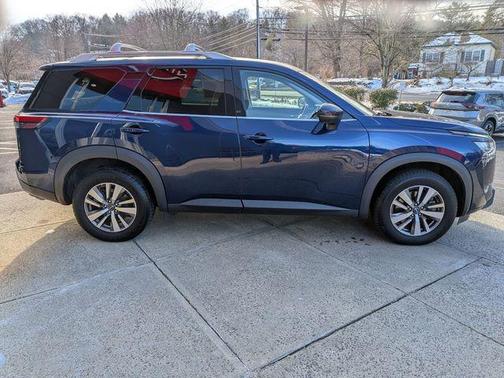 Deep Ocean Blue 2023 Nissan Pathfinder SL