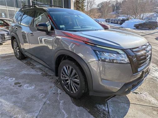 2023 Nissan Pathfinder SL 4WD