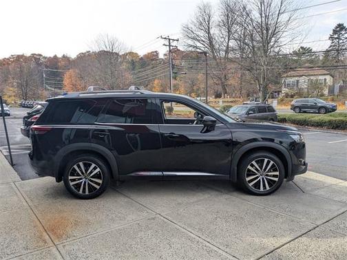 2023 Nissan Pathfinder Platinum 4WD