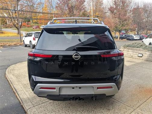 2023 Nissan Pathfinder Platinum 4WD