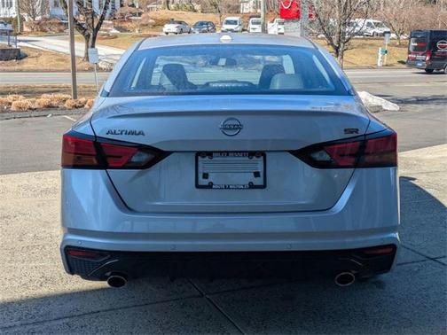 2025 Nissan Altima SR FWD