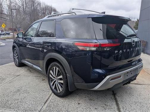 2022 Nissan Pathfinder Platinum 4WD