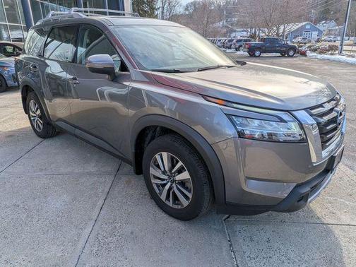 2024 Nissan Pathfinder SL 4WD