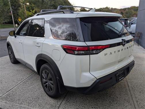 2022 Nissan Pathfinder SV 4WD