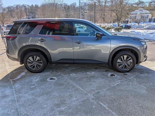 2024 Nissan Pathfinder S 4WD