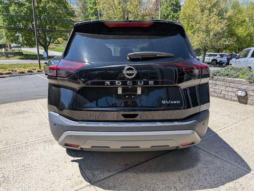 Super Black 2023 Nissan Rogue SV