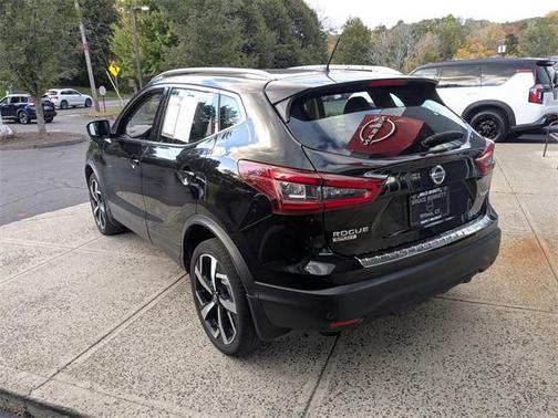 2022 Nissan Rogue Sport SL