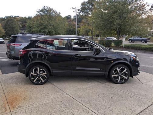 2022 Nissan Rogue Sport SL