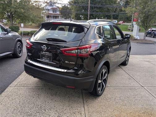 2022 Nissan Rogue Sport SL
