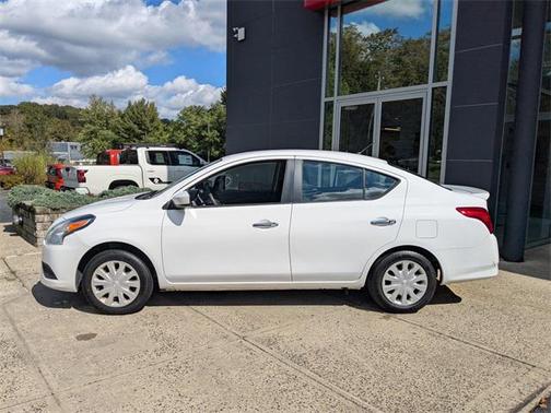 2016 Nissan Versa 1.6 SV