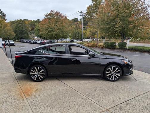 2022 Nissan Altima SR Intelligent AWD