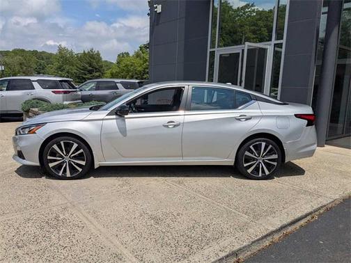 2022 Nissan Altima SR Intelligent AWD