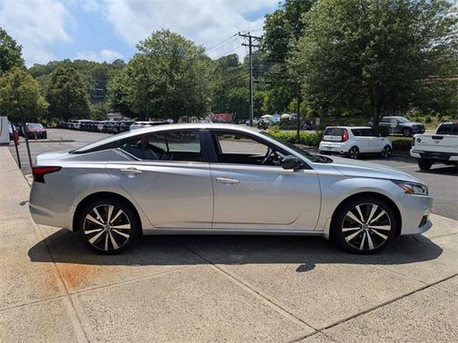 2022 Nissan Altima SR Intelligent AWD