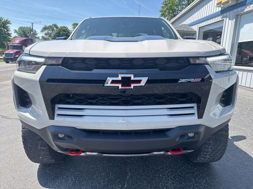 White Sands 2026 Chevrolet Colorado ZR2