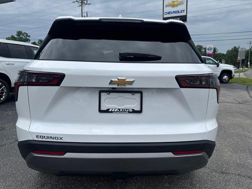 Summit White 2026 Chevrolet Equinox 1LT