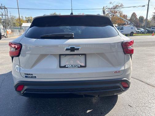 White Sands 2026 Chevrolet Trax FWD 2RS