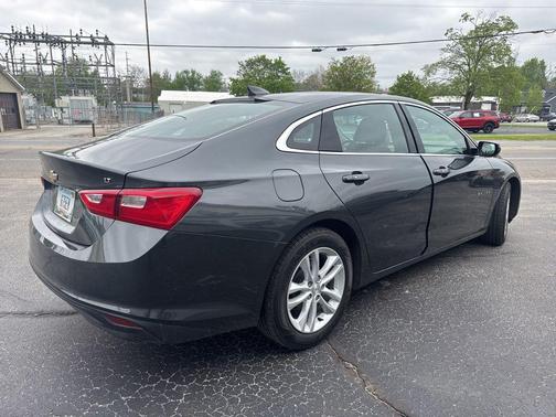 Nightfall Gray Metallic 2018 Chevrolet Malibu LT