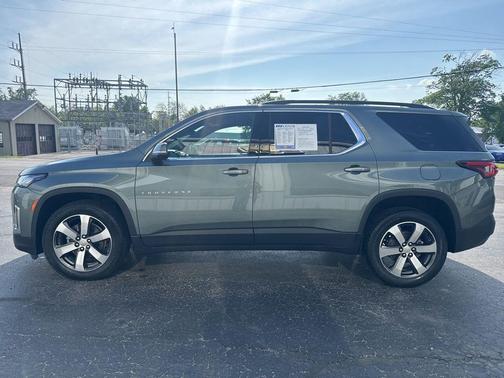 Silver Sage 2023 Chevrolet Traverse LT Leather
