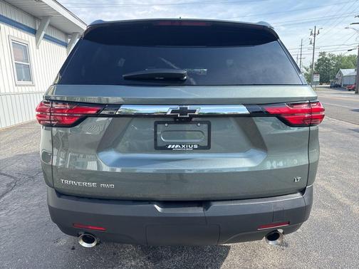 Silver Sage 2023 Chevrolet Traverse LT Leather