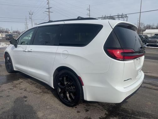 2025 Chrysler Pacifica Limited